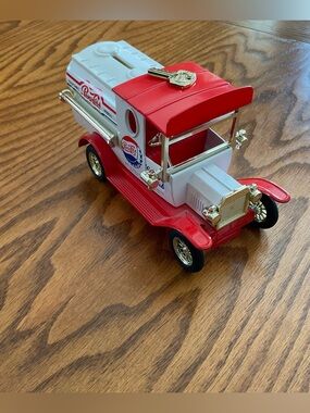 Vintage Golden Classic Pepsi-Cola Tanker Truck Die Cast Metal w/Locking Key